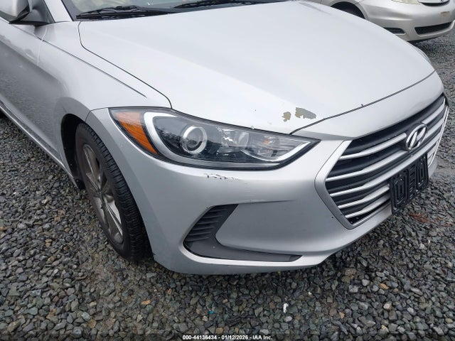 5NPD84LF2JH225977 Hyundai ELANTRA SEL