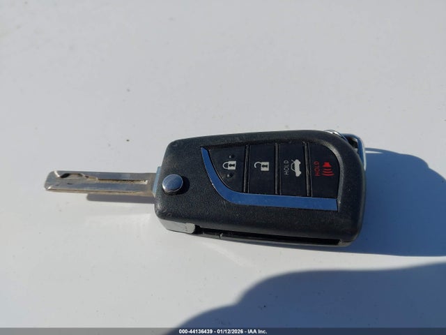 4T1G11BK1NU057819 Toyota Camry Se Awd