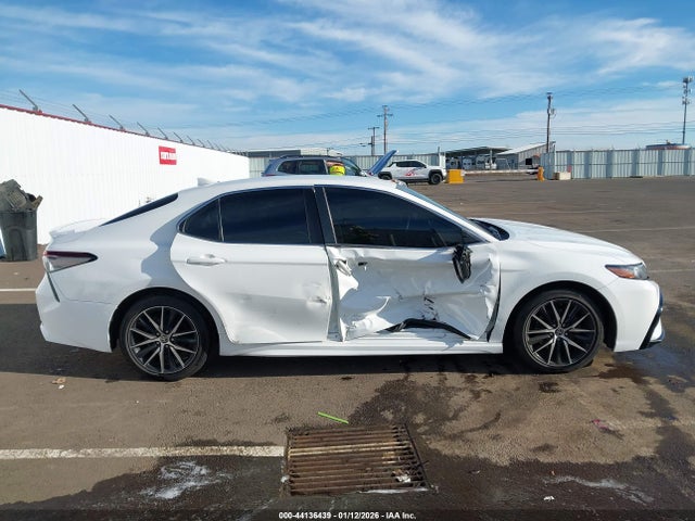 4T1G11BK1NU057819 Toyota Camry Se Awd