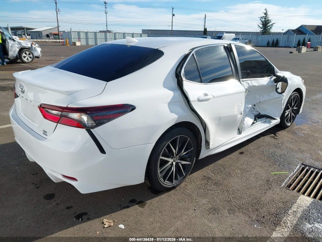 4T1G11BK1NU057819 Toyota Camry Se Awd