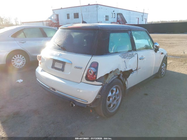 2005 MINI COOPER WMWRC33445TJ64014 Photo 3