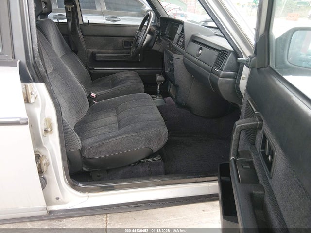 Aukcja sprzedaży 1989 Volvo 244 Dl/gl, vin: YV1AX8849K1371297, numer aukcji: 44136452