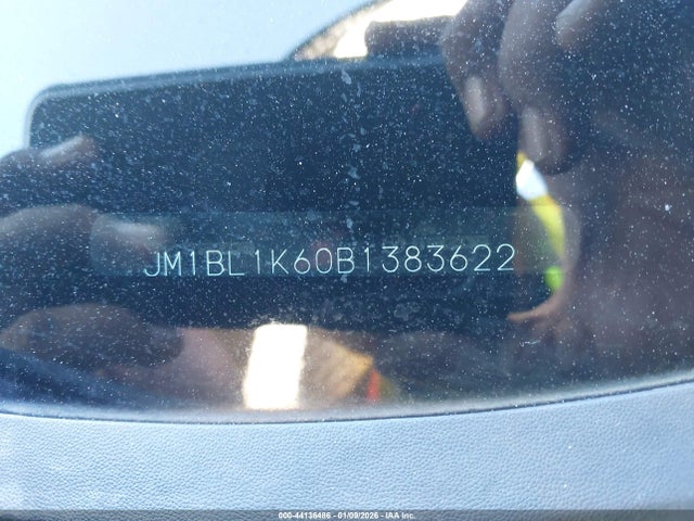 2011 MAZDA MAZDA3 JM1BL1K60B1383622 Photo 8