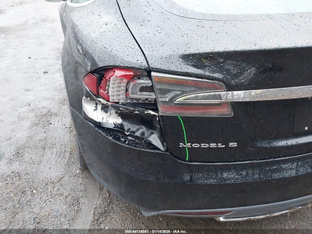 5YJSA1H1XEFP38101 Tesla Model S P85