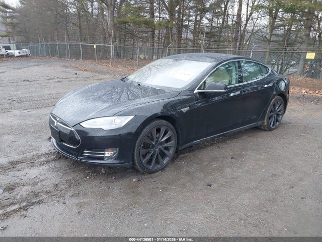 2014 TESLA MODEL S 5YJSA1H1XEFP38101 Photo 1