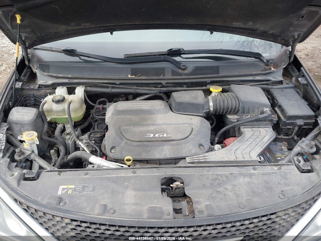 Продаж на аукціоні авто 2017 Chrysler Pacifica Touring-l, vin: 2C4RC1BG4HR621726, номер лоту: 44136547