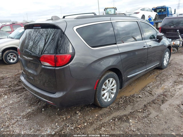 Продаж на аукціоні авто 2017 Chrysler Pacifica Touring-l, vin: 2C4RC1BG4HR621726, номер лоту: 44136547