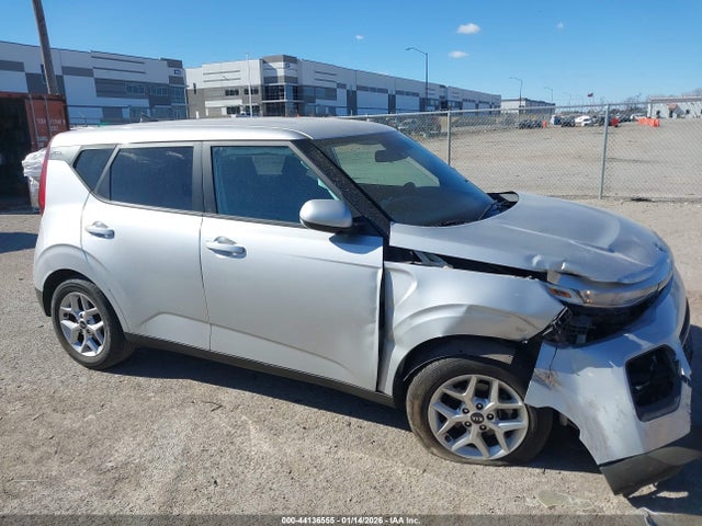 KNDJ23AU1M7773445 KIA SOUL S