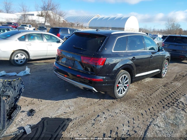 2019 AUDI Q7 WA1AABF7XKD002765 Photo 3