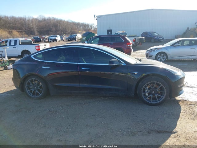 Продажа на аукционе авто 2019 Tesla Model 3 Long Range/mid Range/standard Range/standard Range Plus, vin: 5YJ3E1EA9KF304681, номер лота: 44136630