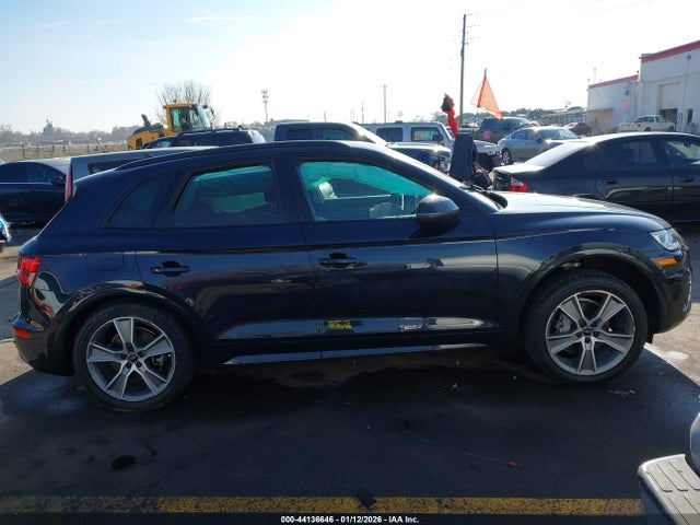 WA1BNAFY4K2099064 Audi Q5 45 Premium