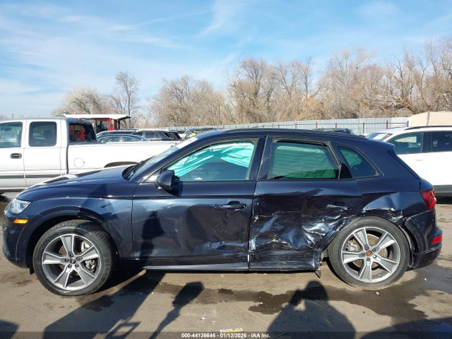 WA1BNAFY4K2099064 Audi Q5 45 Premium