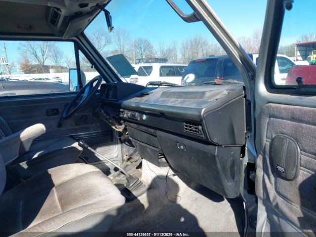 1987 VOLKSWAGEN VANAGON WV2YB0251HH044674 Photo 4