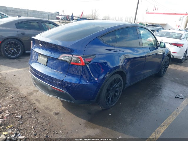 2021 TESLA MODEL Y 5YJYGAEE0MF136712 Photo 3