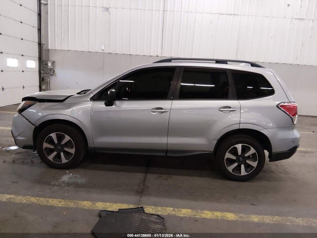 Продажа на аукционе авто 2017 Subaru Forester 2.5i, vin: JF2SJABC9HH563131, номер лота: 44136680