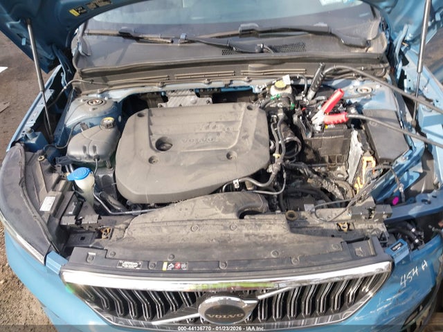 44136770 :رقم المزاد ، YV4L12UNXP2939177 vin ، 2023 Volvo Xc40 B5 Plus Bright Theme مزاد بيع