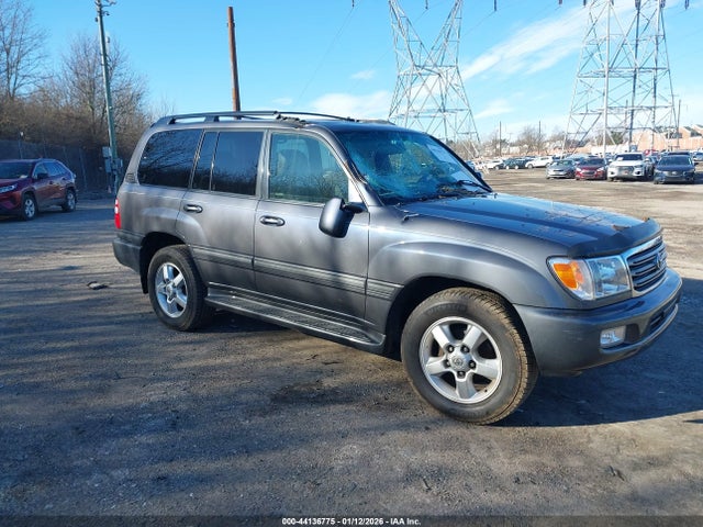 2005 TOYOTA LAND CRUISER JTEHT05JX52071208