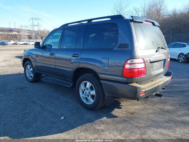 2005 TOYOTA LAND CRUISER JTEHT05JX52071208 Photo 2