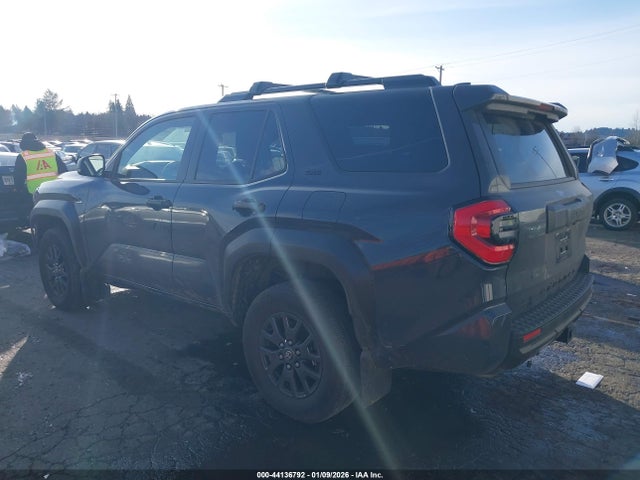 Toyota 4RUNNER SR5 2025 JTEVA5BR2S5049648 Image 3