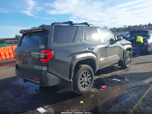 Toyota 4RUNNER SR5 2025 JTEVA5BR2S5049648 Image 4