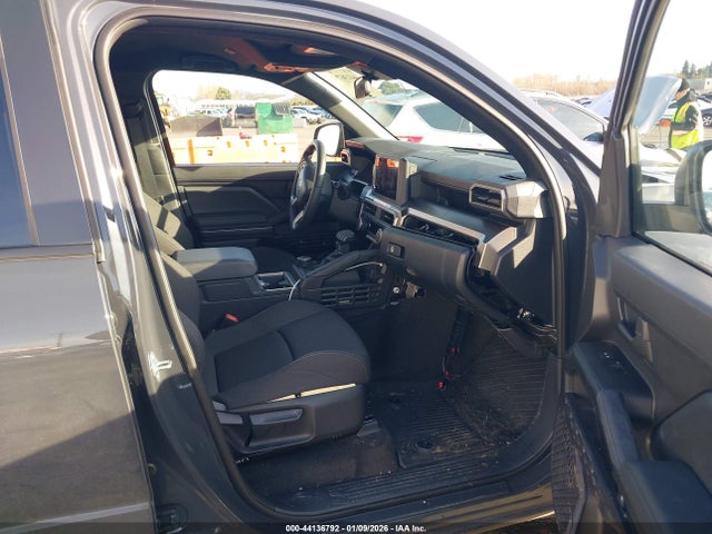 Toyota 4RUNNER SR5 2025 JTEVA5BR2S5049648 Image 5