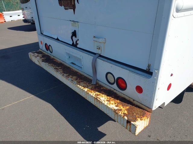 Ford E-350 Stripped 2014 1FC3E3KL1EDB11017 Image 16