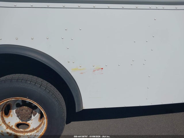 Ford E-350 Stripped 2014 1FC3E3KL1EDB11017 Image 17