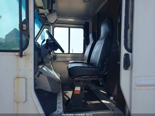 Ford E-350 Stripped 2014 1FC3E3KL1EDB11017 Image 6