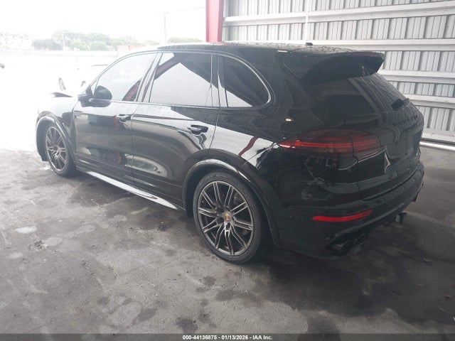 2016 PORSCHE CAYENNE WP1AD2A26GLA70730 Photo 2