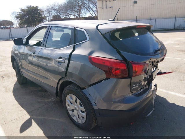 JN1BJ1CPXJW160733 Nissan Rogue Sport S