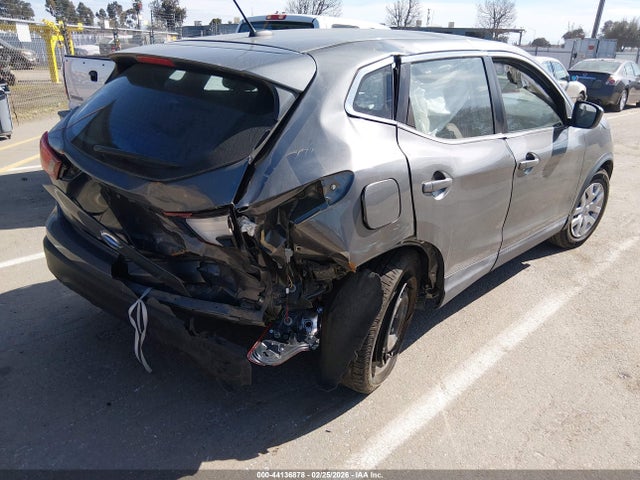 JN1BJ1CPXJW160733 Nissan Rogue Sport S