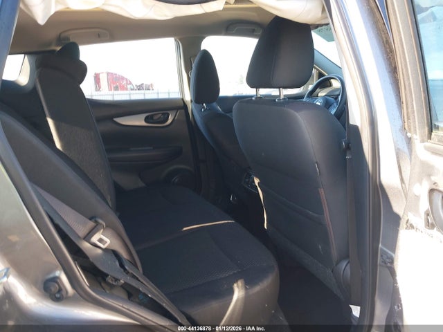 JN1BJ1CPXJW160733 Nissan Rogue Sport S