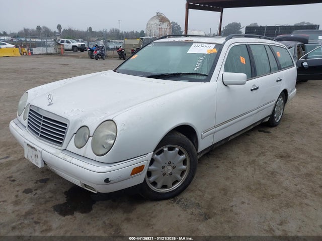 1999 MERCEDES-BENZ E 320 WDBJH82F7XX025734 Photo 1