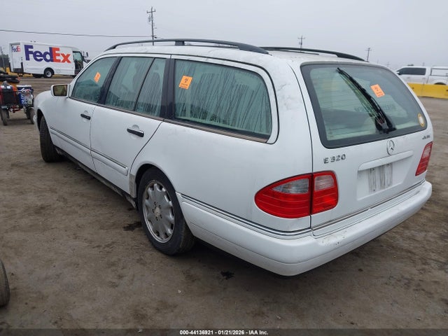 1999 MERCEDES-BENZ E 320 WDBJH82F7XX025734 Photo 2