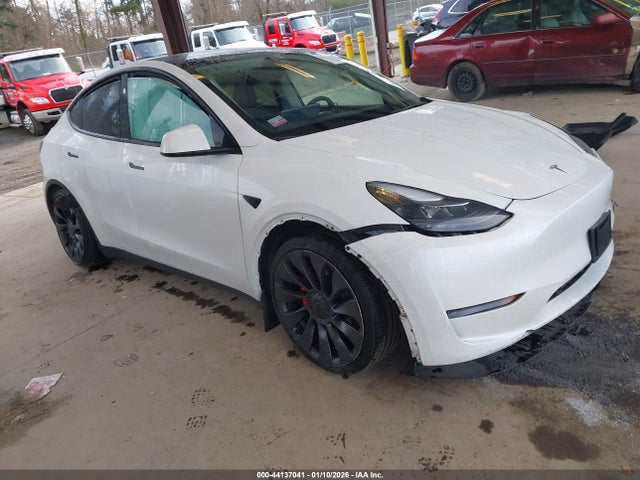 2024 TESLA MODEL Y 7SAYGDEF2RF078543 Photo 0