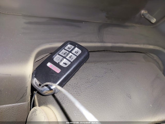 5FNRL6H82KB078084 Honda Odyssey Touring