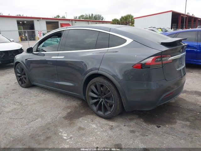 2020 TESLA MODEL X 5YJXCBE28LF297973 Photo 2