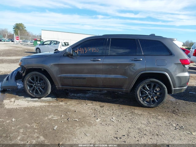 1C4RJFAG0JC249918 Jeep Grand Cherokee Altitude 4x4