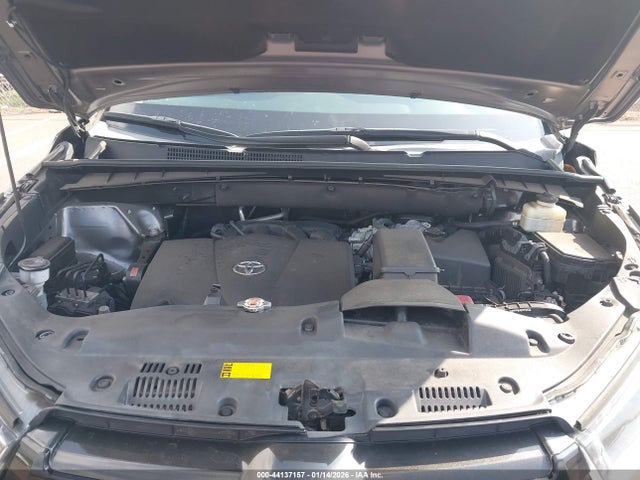 5TDKZRFHXHS526502 Toyota Highlander Se