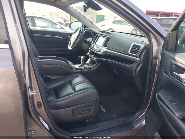 5TDKZRFHXHS526502 Toyota Highlander Se