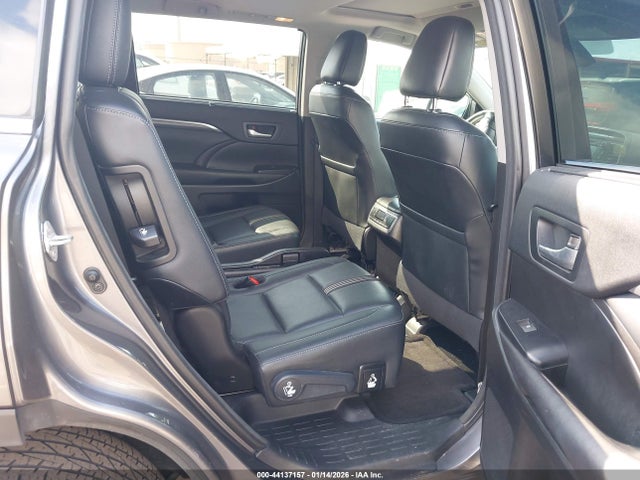5TDKZRFHXHS526502 Toyota Highlander Se