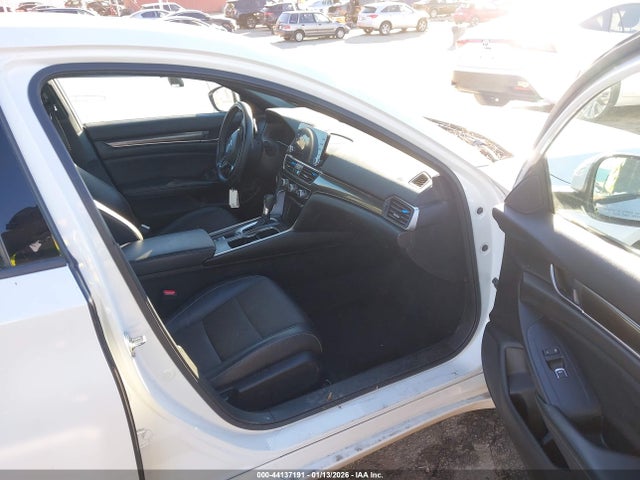 1HGCV1F35JA260526 Honda Accord Sport