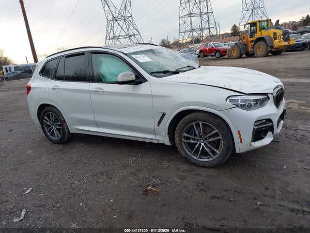 2018 BMW X3 5UXTS3C52J0Y99122