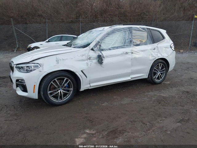 2018 BMW X3 5UXTS3C52J0Y99122 Photo 1