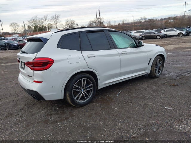 2018 BMW X3 5UXTS3C52J0Y99122 Photo 3