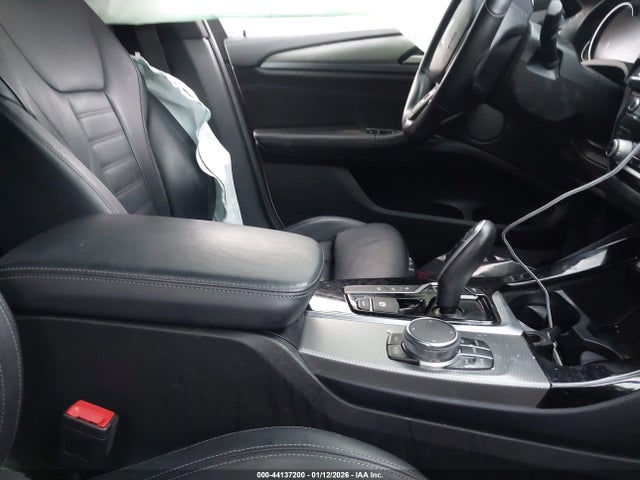 2018 BMW X3 5UXTS3C52J0Y99122 Photo 4