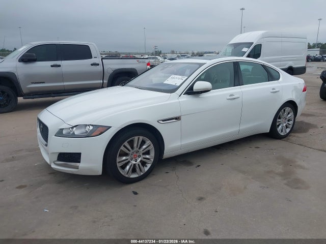 2017 JAGUAR XF SAJBJ4BV1HCY26969 Photo 1