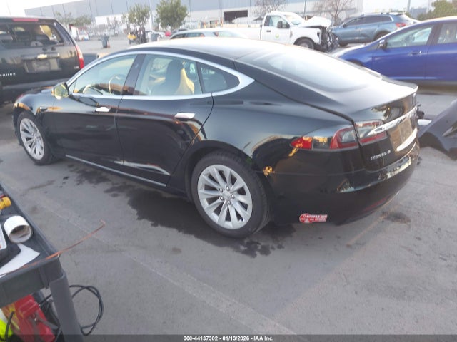 2018 TESLA MODEL S 5YJSA1E2XJF247860 Photo 2