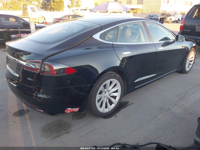 2018 TESLA MODEL S 5YJSA1E2XJF247860 Photo 3