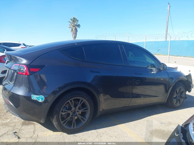 7SAYGDEE2SF260465 Tesla Model Y Long Range Dual Motor All-wheel Drive